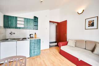 Апартаменты Apartments Mont Будва Семейные апартаменты с 1 спальней и террасой-11