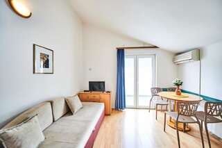 Апартаменты Apartments Mont Будва Семейные апартаменты с 1 спальней и террасой-13